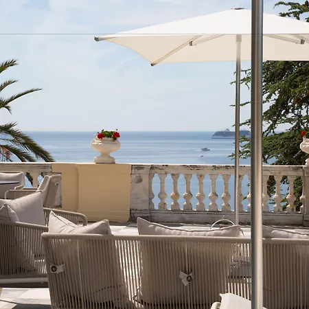 尹朋里阿雷皇宫酒店