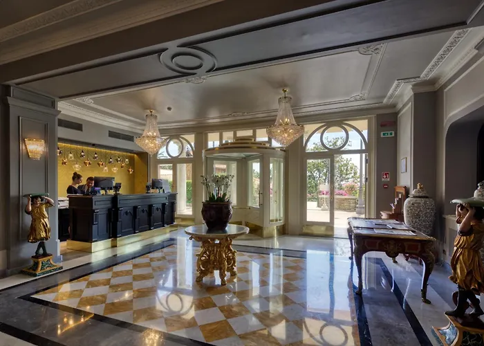 إمبريال بالاس فندق 5*